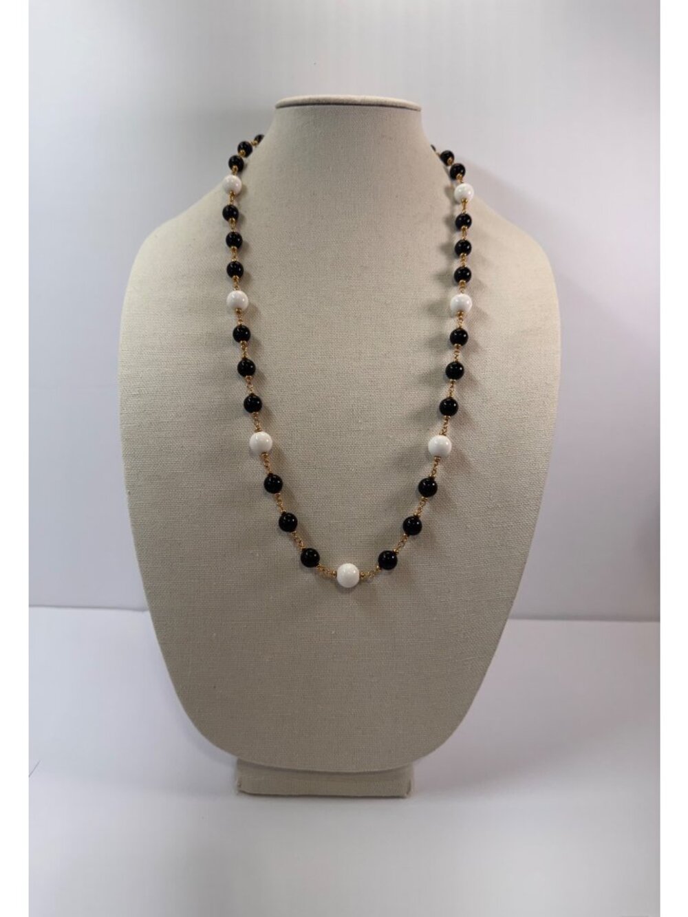 Napier Black White Bead Necklace Gold Tone Acrylic 30” Classic Vintage